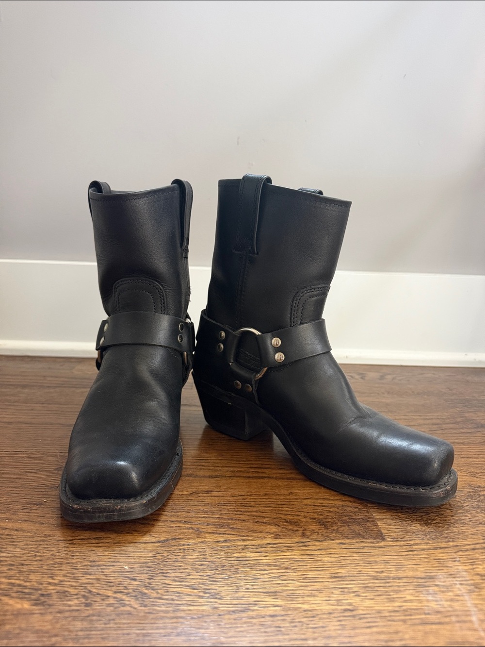 Frye Black Leather Harness Motto Women’s Boots - 8R, size 6.5